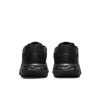Nike Revolution 6